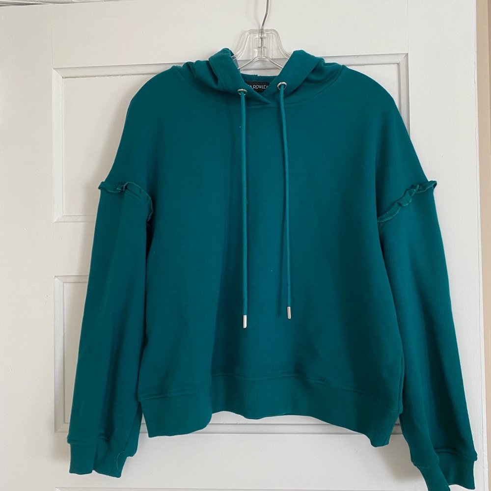 Short Crop Hoodie.